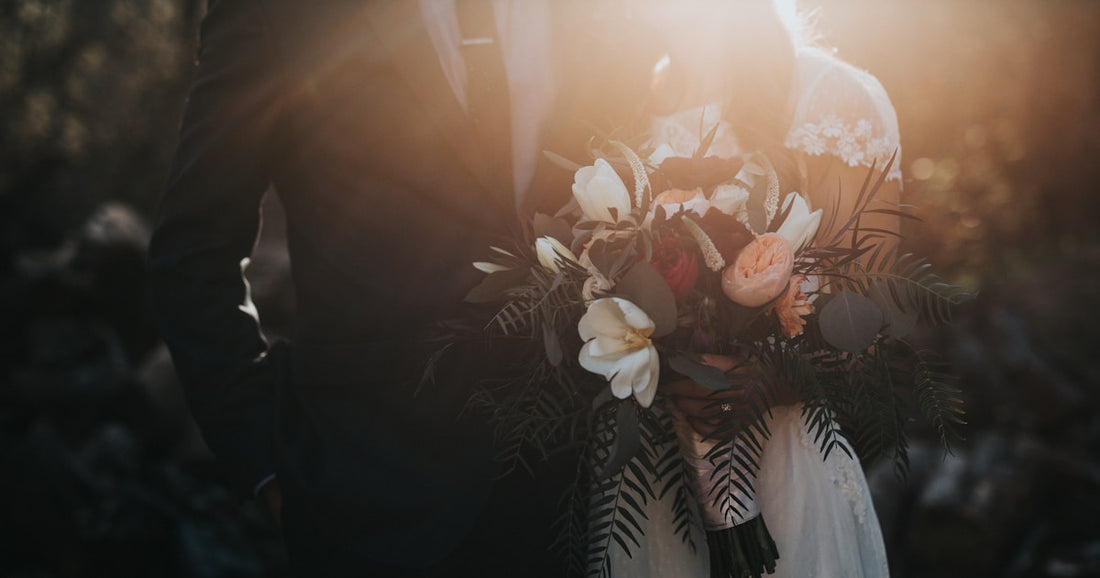 Elegant wedding table setting with edible favors